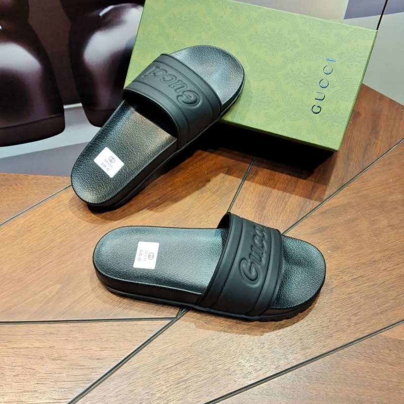 G*u*i slippers